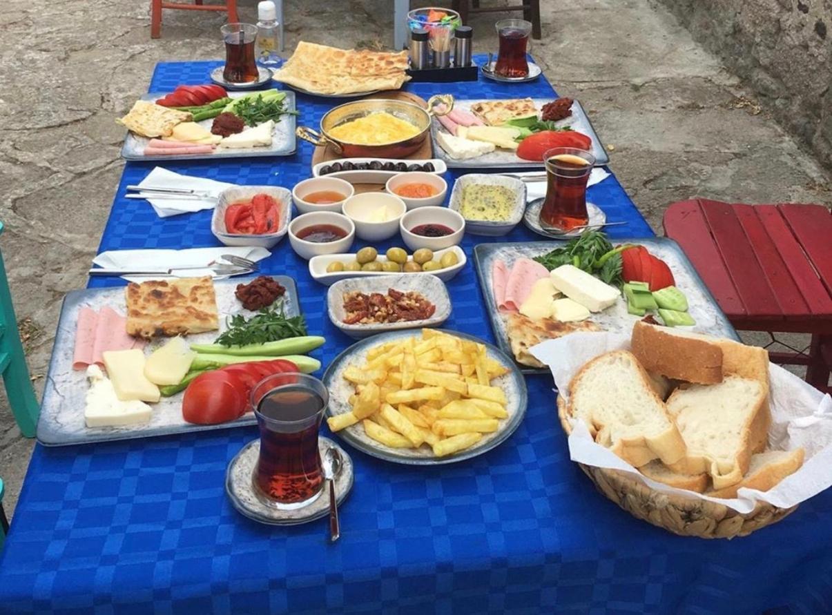 Tas Palace Hotel Assos Екстериор снимка